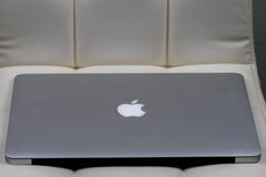 Apple MacBook Air 2015 13-Inch A1466 Core i5 8GB RAM No SSD – 19 Cycles