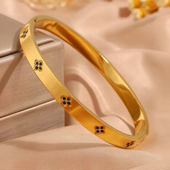Damen-Armbandset aus Edelstahl, Blumen-Nageldesign, lässiger Stil, elegantes Schmuckarmband für Frauen, perfektes Geschenk für sie, hochwertiges Armband