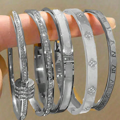 Damen-Armbandset aus Edelstahl, Blumen-Nageldesign, lässiger Stil, elegantes Schmuckarmband für Frauen, perfektes Geschenk für sie, hochwertiges Armband