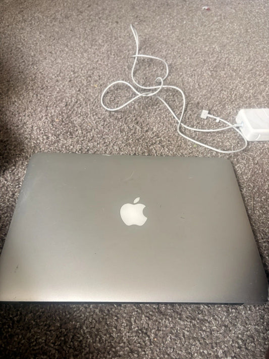Apple MacBook Air 13 inch, Core i5 - 4GB RAM & 128GB SSD with MS office 2019