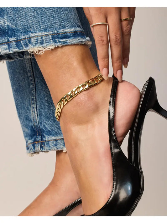 PAVOI 14K Gold Plated Chunky Curb Chain Anklet for Women - Lightweight Flat Curb Link Chain Anklets - Trendy Summer Gold Jewelry