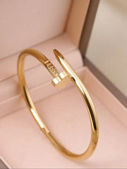 Damen-Armbandset aus Edelstahl, Blumen-Nageldesign, lässiger Stil, elegantes Schmuckarmband für Frauen, perfektes Geschenk für sie, hochwertiges Armband