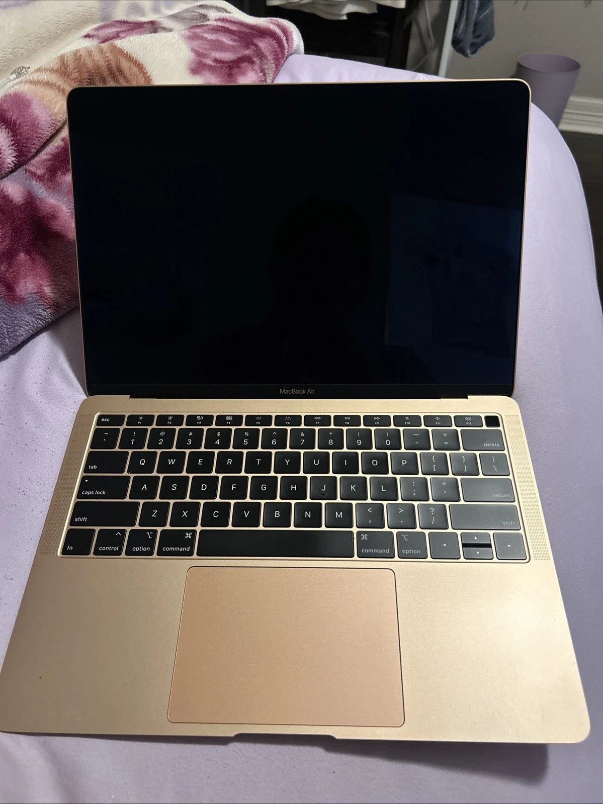 Apple MacBook Air 13-Inch A1932 Rose Gold Laptop