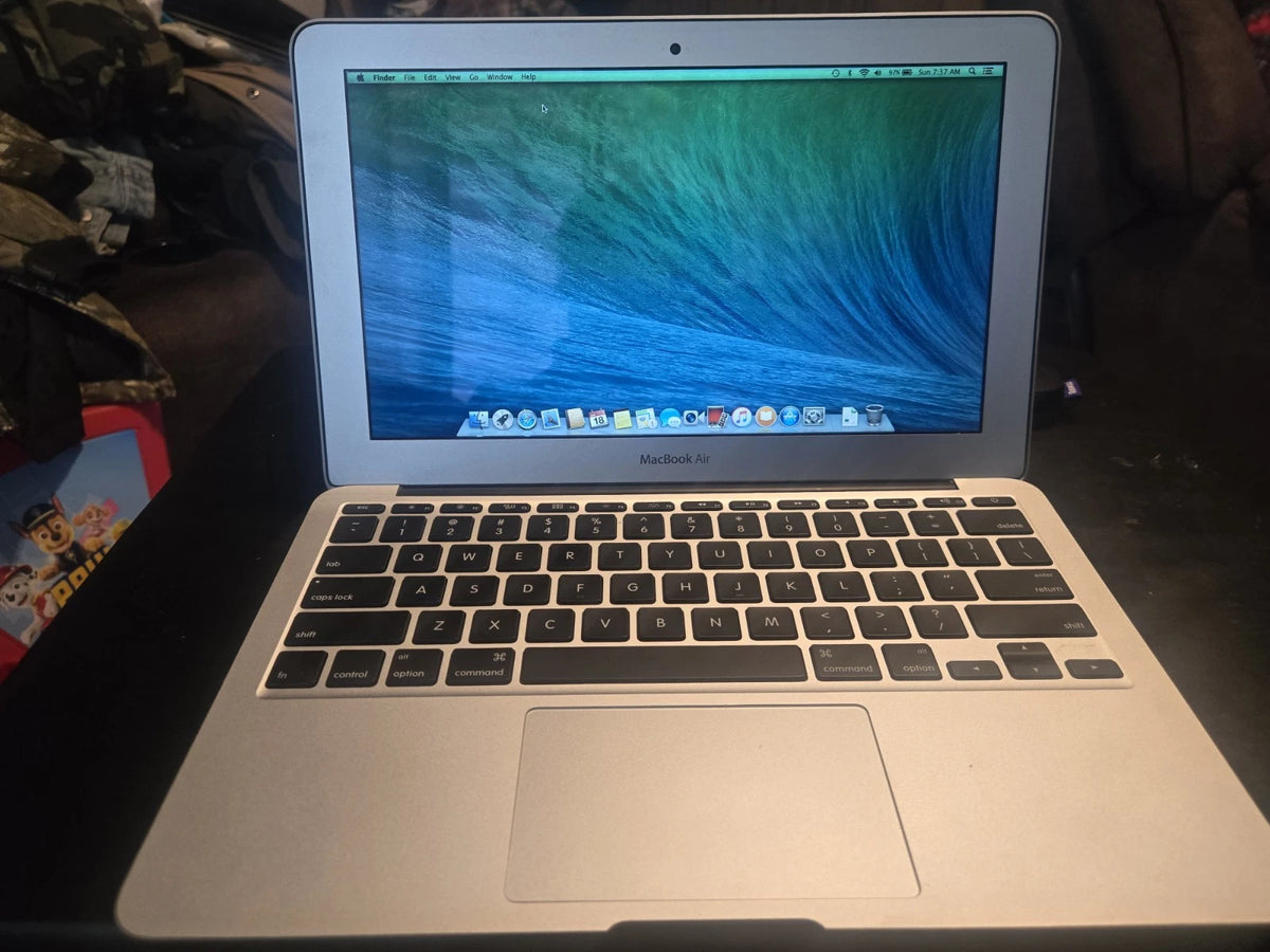 Apple MacBook Air 2013 11-Inch A1465 Core i5 4GB RAM 128GB SSD Laptop