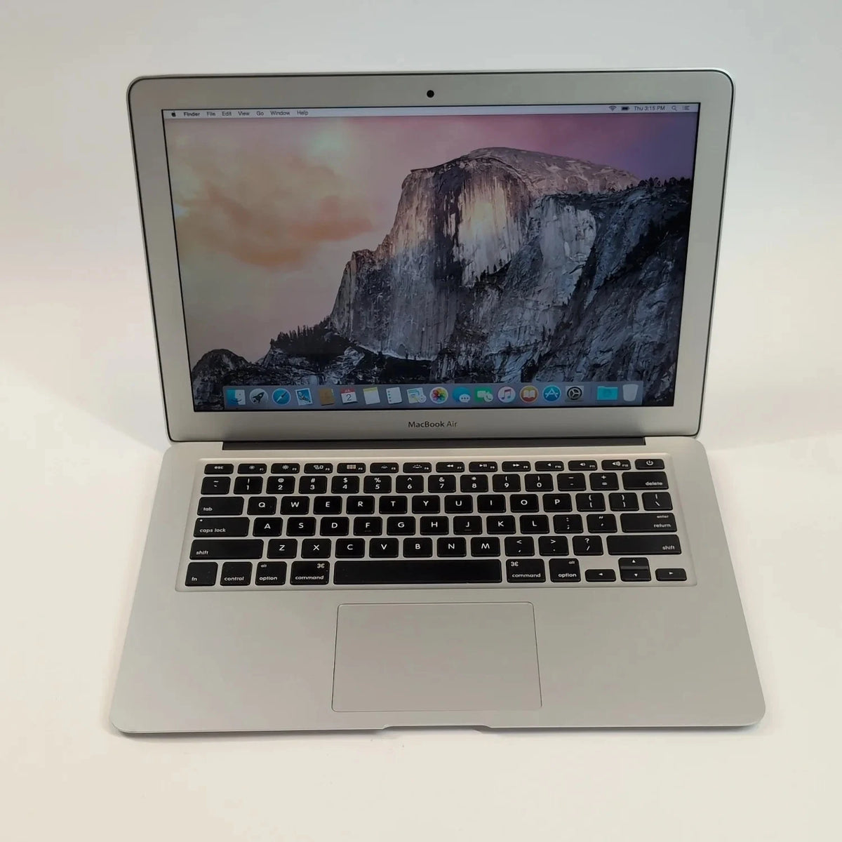 Apple MacBook Air 2015 13.3-Inch MJVE2LL/A Core i5 4GB RAM 128GB SSD Silver