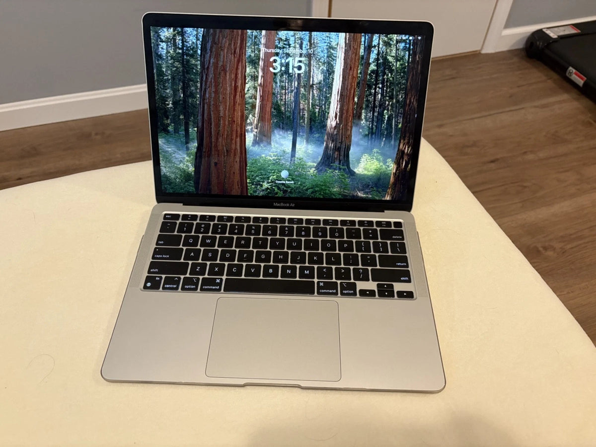 Apple MacBook Air 2020 M1 13.3-Inch 8GB RAM 256GB SSD Silver