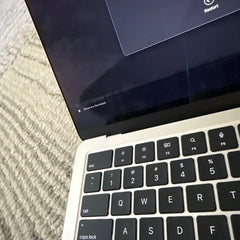 Apple MacBook Air 2022 13.6-Inch M2 8GB RAM 256GB SSD Silver – Bad LCD