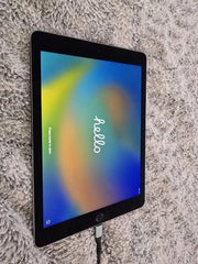 Apple iPad Pro A1673 32GB 9.7" WiFi Tablet Space Gray 95% battery